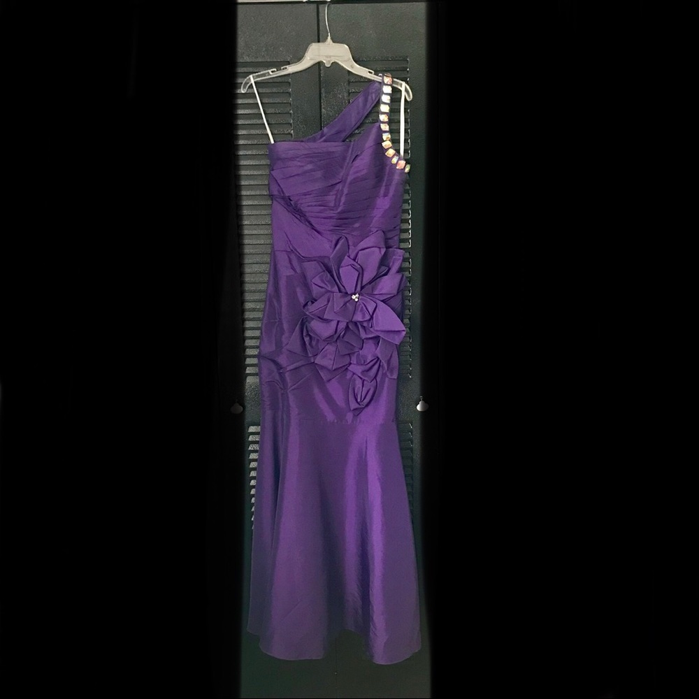 Formal One-Shoulder Purple Dress